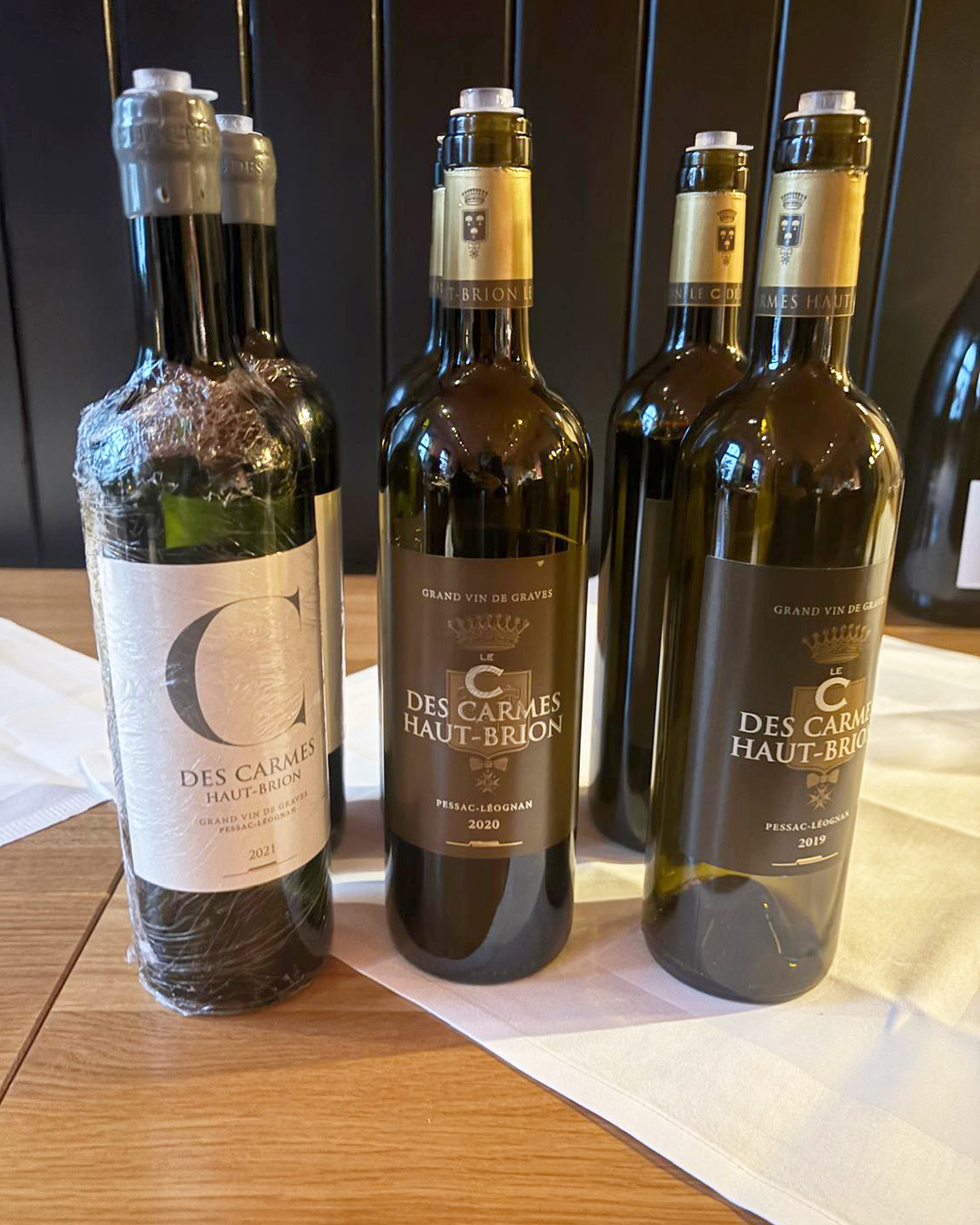 Wine & Dine Les Carmes Haut-Brion Weinflaschen Drei Weinflaschen: C des Carmes Haut-Brion, verschiedene Jahrgänge